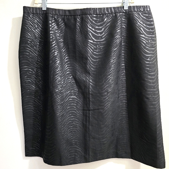 T Milano Black Zebra Skin 2 Piece Suit size 22W - Picture 4 of 16